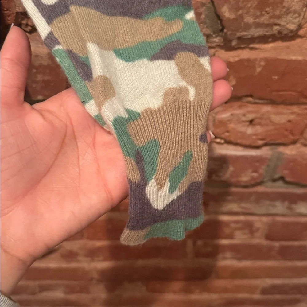 Camo Crewneck Sweater - 100% cashmere - Picture 4 of 6
